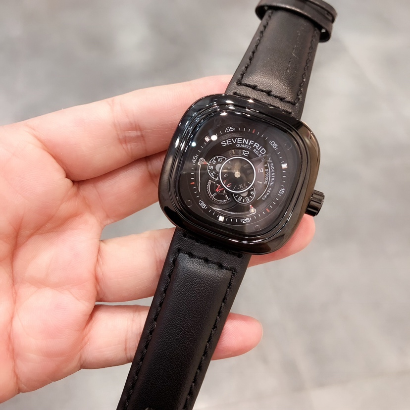 SF-26 SEVENFRIDAY【七个星期五】 这款让人惊艳的手表，灵感源自于60年代美国著名的肌肉