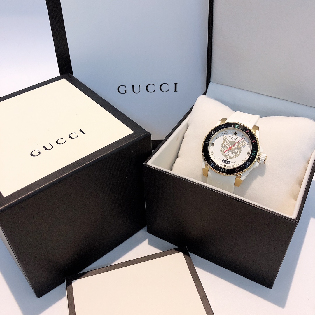 GC40 GUCCI古驰 Dive腕表,中性休闲风格的浮凸个性G家标识,橡胶表带搭配品牌代表性设计元