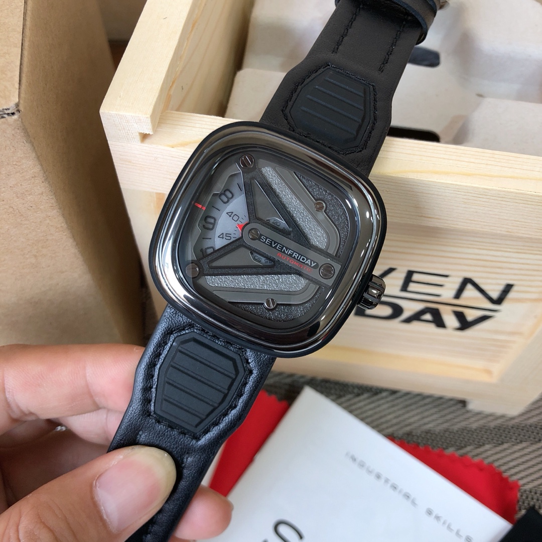 SF-01 sevenfriday 七个星期五 太空飞船灵感牌自动机械表M3/01，拥有宇宙飞船的科技