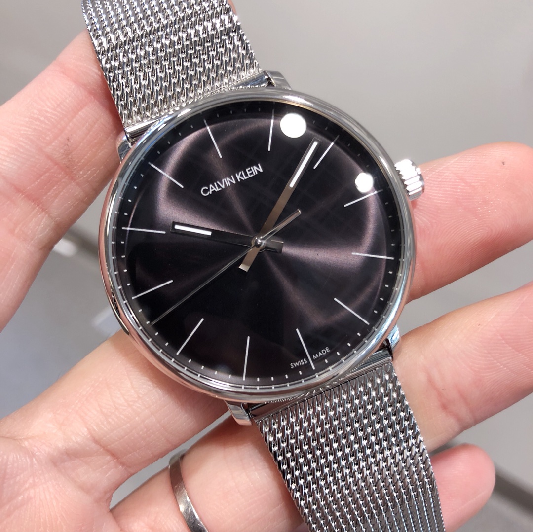 CK-14 Ck男士腕表,秉承Ck简约风格 上手大气质量极佳;尺寸:40mm;作为时尚界的知名品牌 我