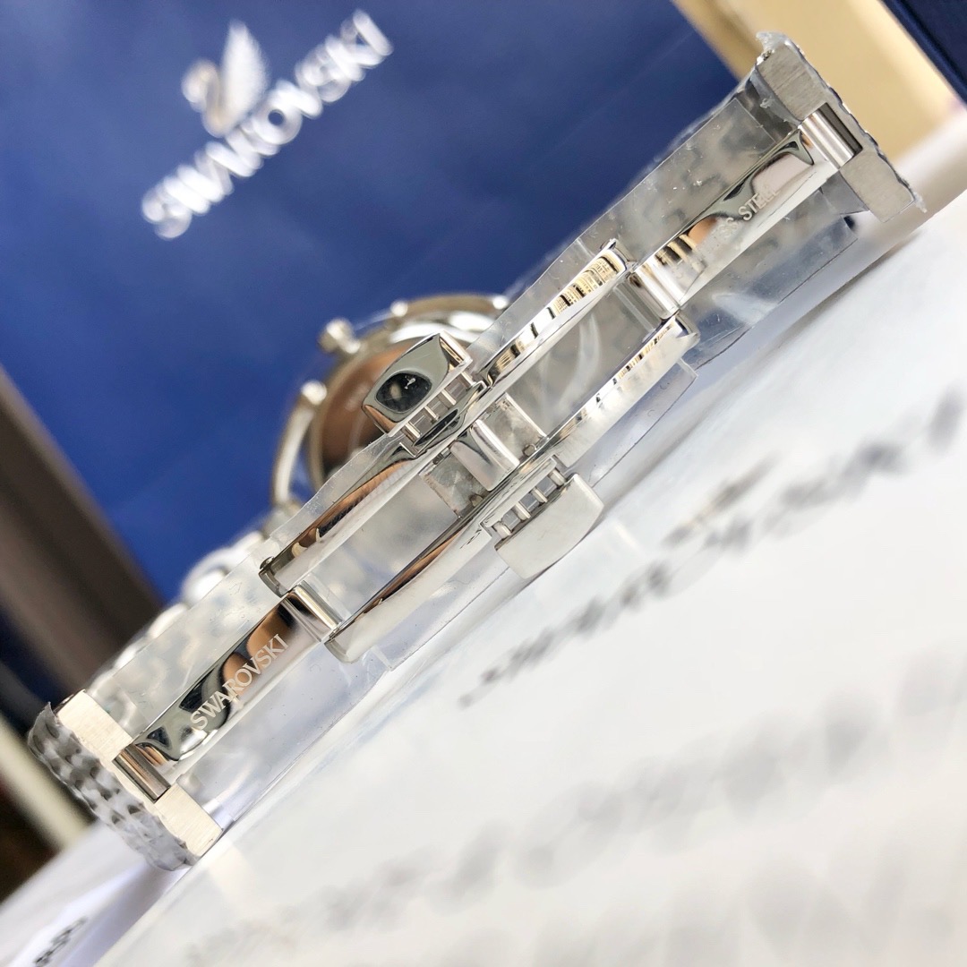 SWA5452468 正品手表渠道货,全套专柜包装,带盖章保卡,防伪卡,支持专柜验货,实物拍摄;施华洛世奇(Cr