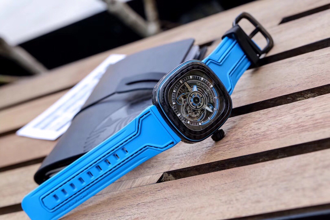 S302 七个星期五-SevenFridayS3/02，sevnefriday最新与知名汽车改装专家