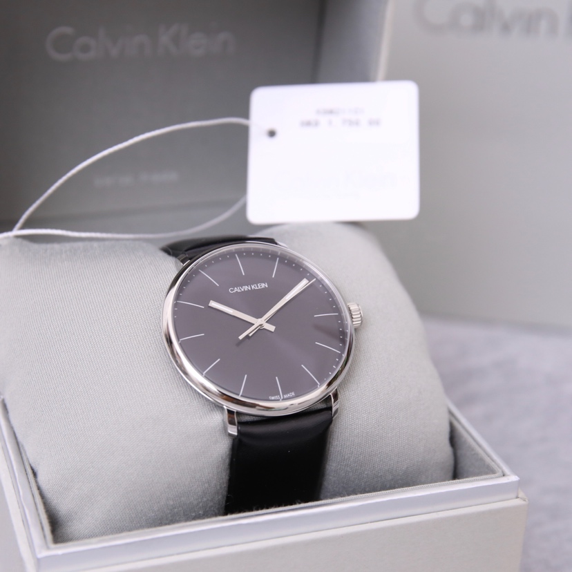 CK-17 Ck男士腕表,秉承Ck简约风格,上手大气质量极佳;尺寸:40mm;作为时尚界的知名品牌 我