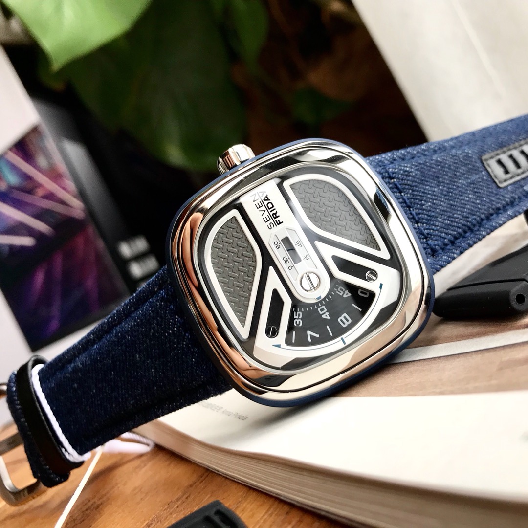 SF-19 七个星期五 独家新款，Sevenfriday自动机械男表，型号M1B/01，支持NFC软件
