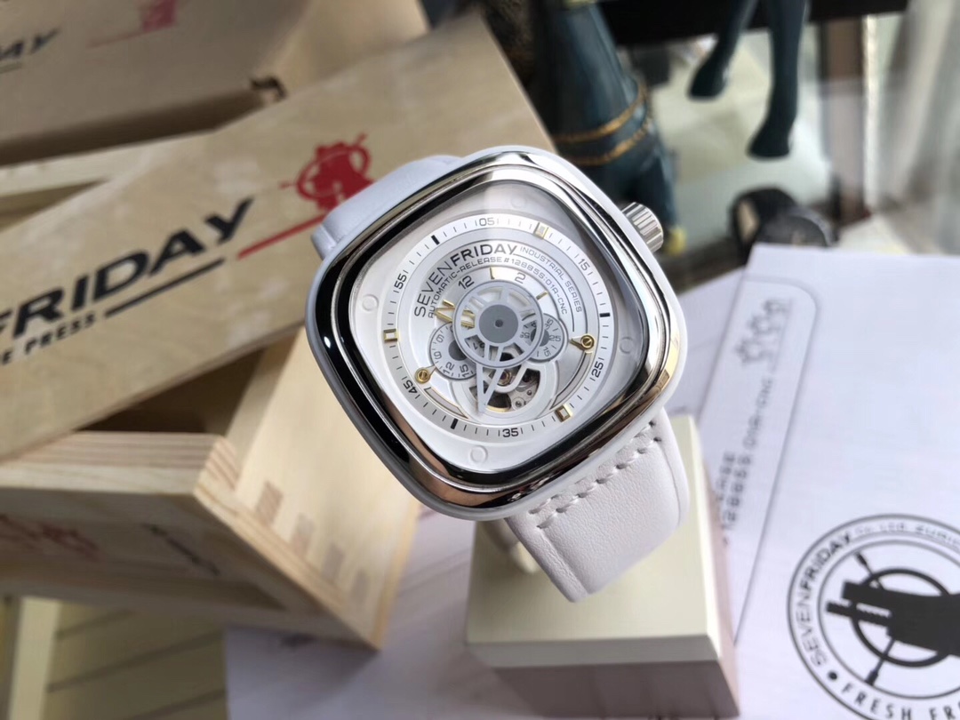 SF-25 Sevenfriday七个星期五 最新P系列自动机械男表，型号SF-P1/02 。44.3