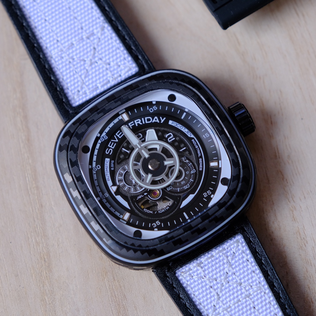 SF-12 sevenFriday7个星期五P3C最新款，表壳47.6+47mm大小 ,采用全自动进口