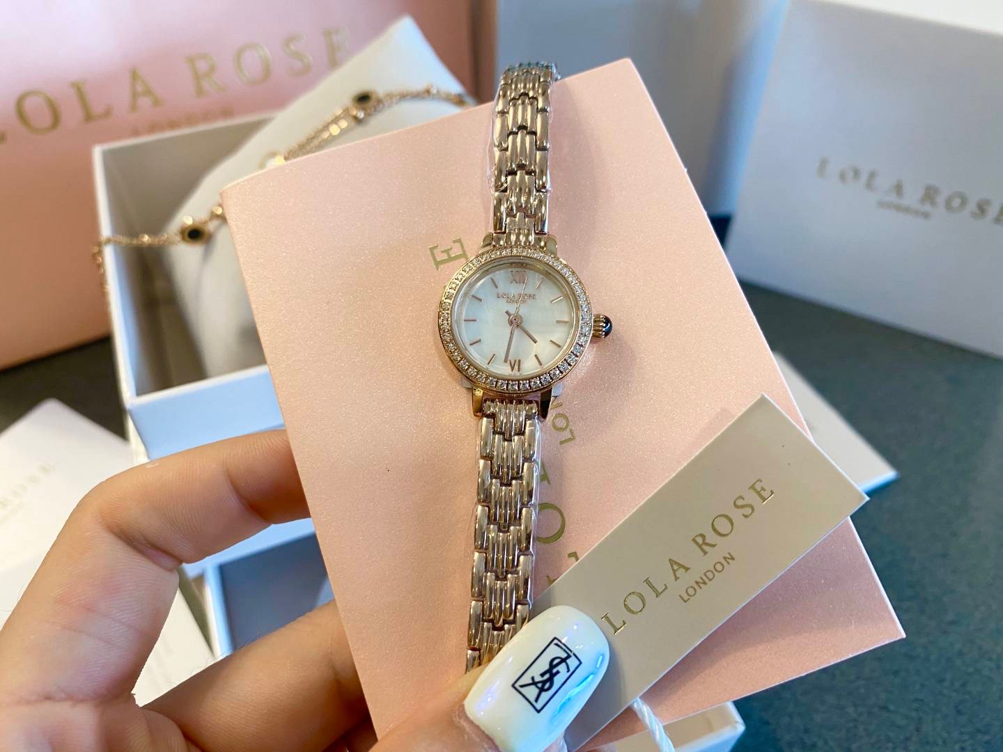 LR007 小红书同款，天猫专供原单正品，LolaRose英国小众简约文艺小表盘，星空闪闪；LolaR