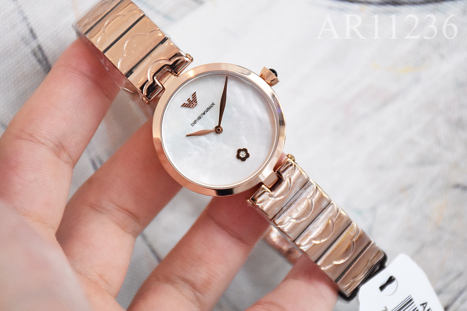 AR11236 ARMANI阿玛尼原单正品,全套专柜包装,带盖章保卡,防伪卡,支持专柜验货,实物拍摄;无佩