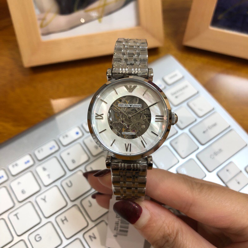 AR1991 ARMANI阿玛尼原单正品,全套专柜包装,带盖章保卡,防伪卡,支持专柜验货,实物拍摄;贝母