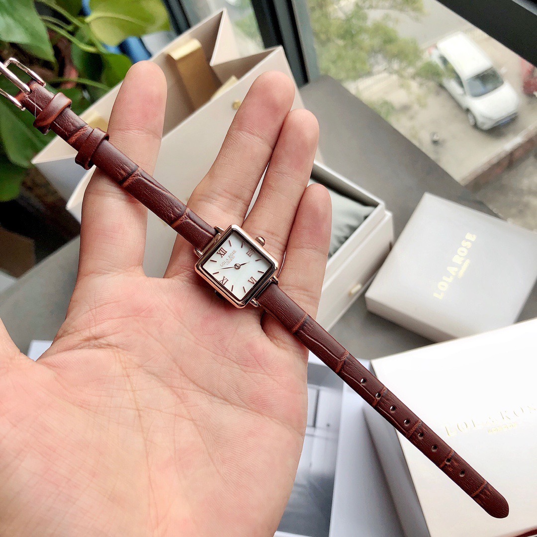 LR2232-2 来自英国小众品牌——Lola Rose，比起街上随处可见的DW，Lola Rose可以说是