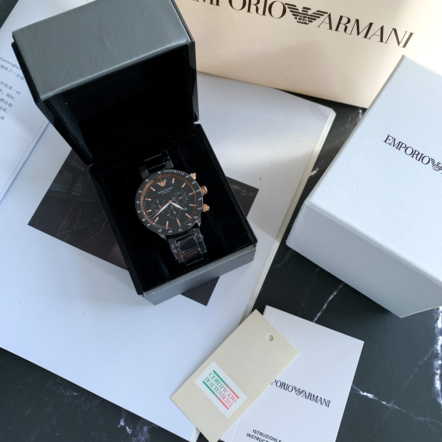 AR70002 阿玛尼最火的一款，型号AR70002精品陶瓷表带、表壳表盘直径43mm 316精钢表带，深