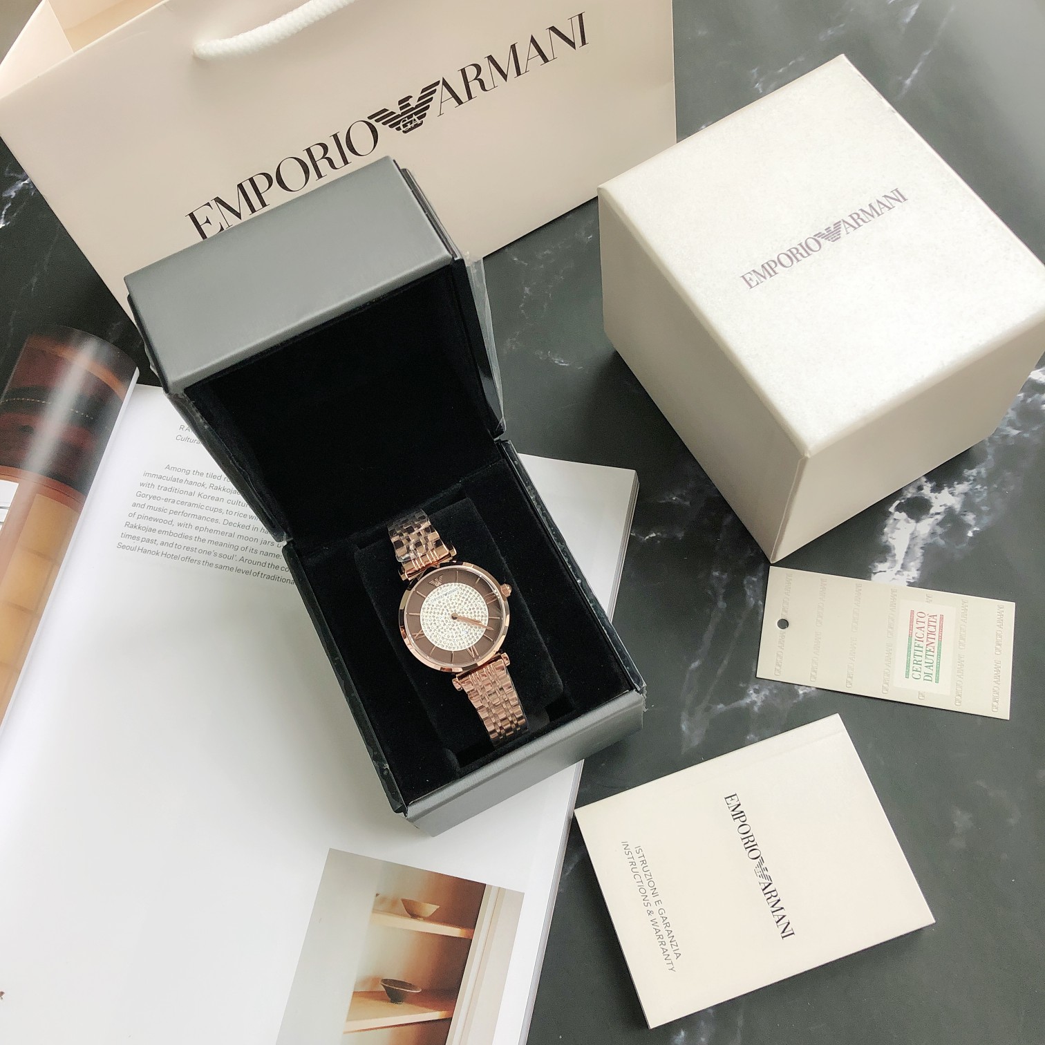 AR11402 手表钢带圆形镶钻轻奢时尚百搭石英女士腕表AR11402;黑色满天星表盘 金属指针,细节彰显