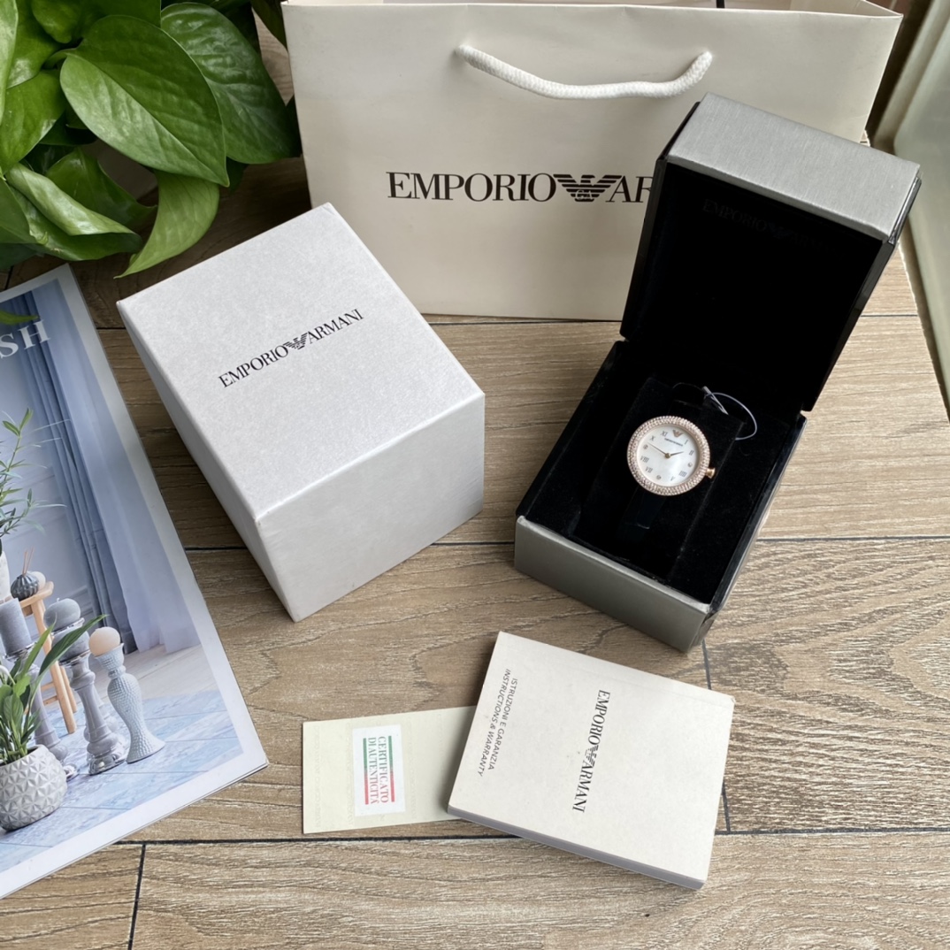 AR11356 阿玛尼时尚休闲女士腕表，佟丽娅同款，腕美展现，熠熠生辉，多彩优雅姿态，璀璨表盘复古罗马刻度