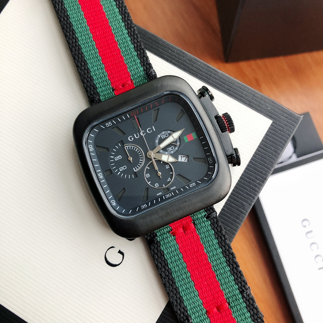 GC58 古驰Gucci石英男表,罕有的方形大表盘设计,搭配色彩鲜亮的布带,简直是男神们的吸睛法宝,