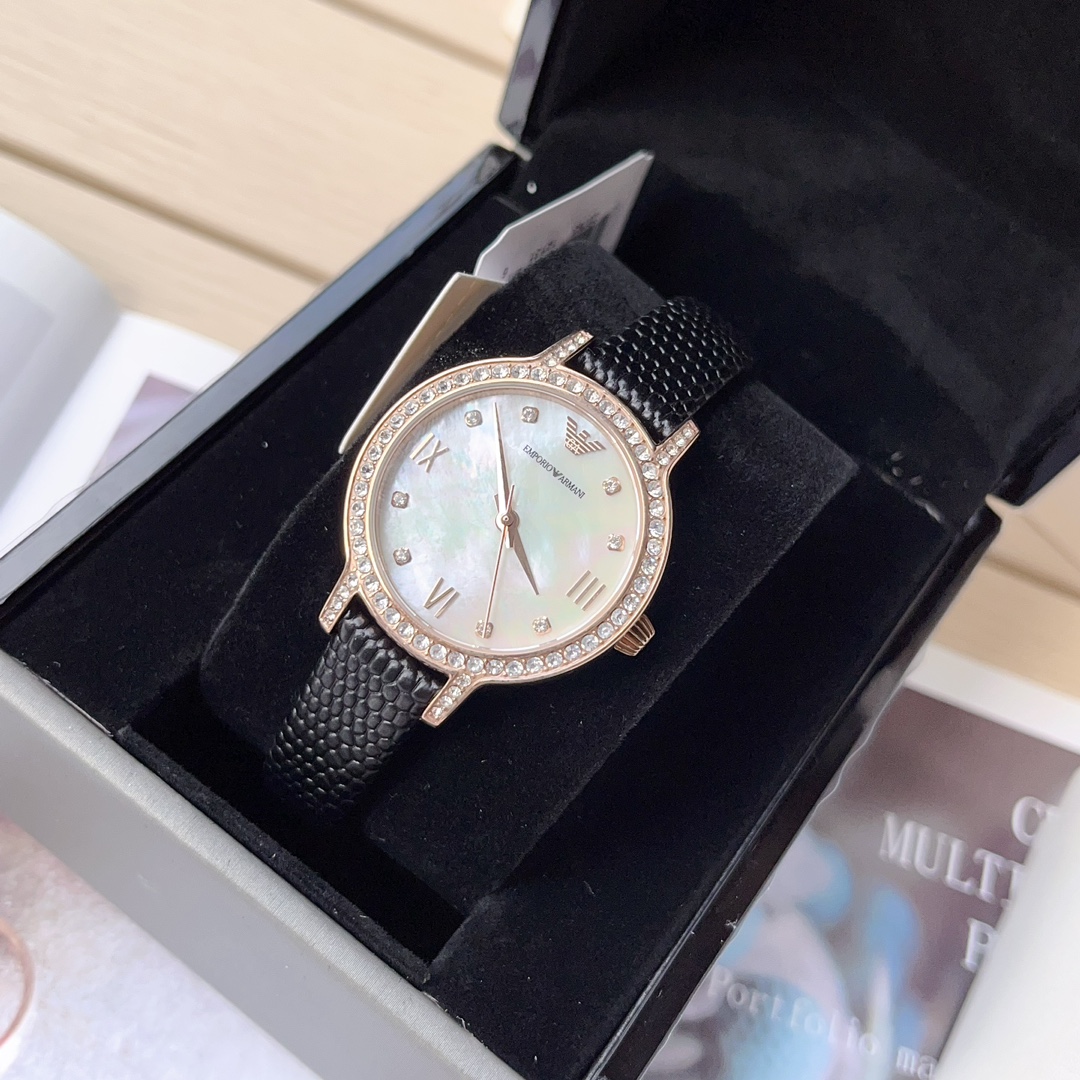 AR11485 阿玛尼ARMANI女表,尺寸:32mm,是女生就永远抵挡不住圈钻的诱惑,带上手腕的一刻,眼